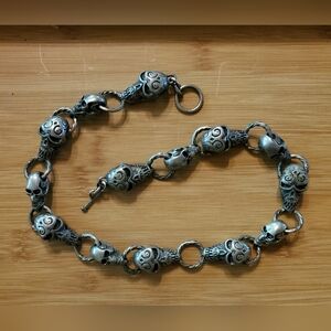 Hefty Skull Necklace Unisex